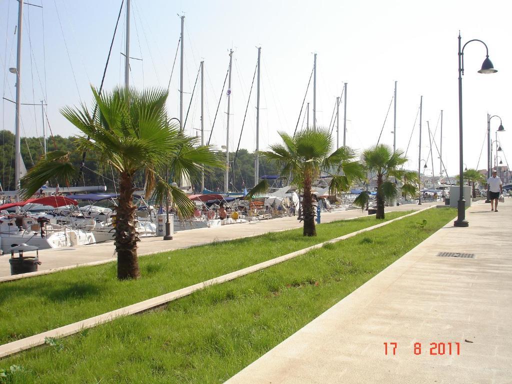 Apartments Lucija Stari Grad  Exterior foto