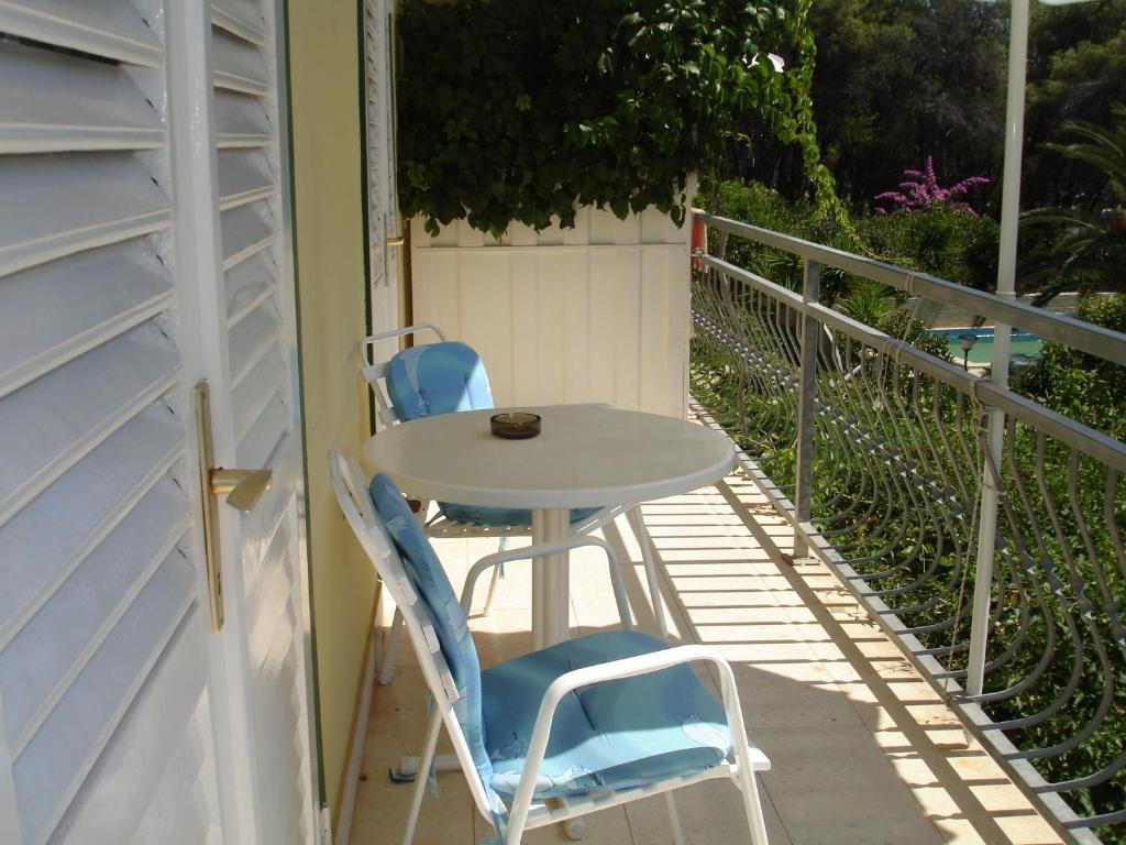Apartments Lucija Stari Grad  Exterior foto